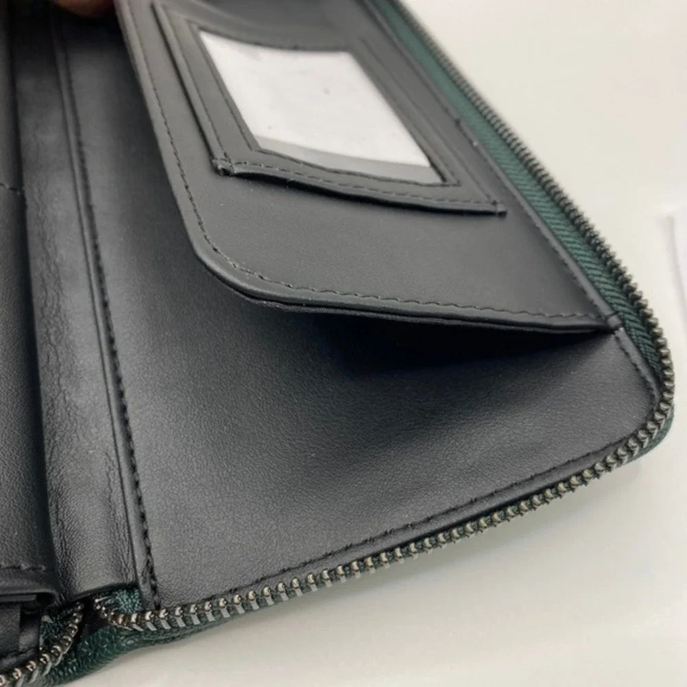 Betsey‎ Johnson XOZIPPP Zip Around Wristlet Wallet Clutch Green Faux Leather NWT